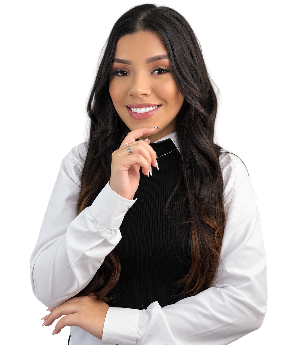 Sabrina Monteiro sorrindo